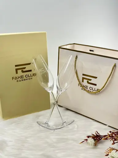 แก้วแชมเปญ Fake Club Bangkok