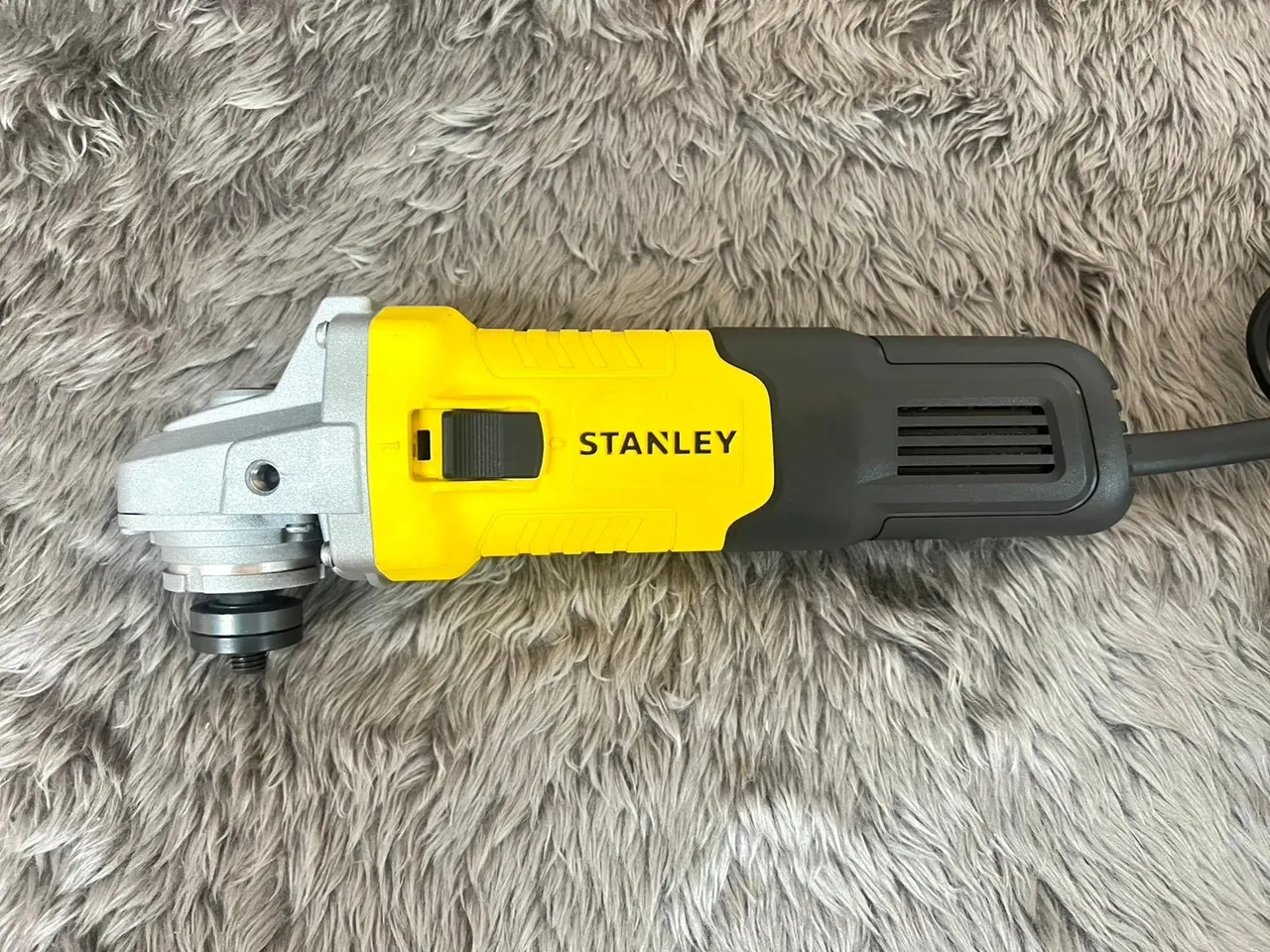 เครื่องเจียรสวิตซ์ข้าง 4 นิ้ว 900 วัตต์ STANLEY รุ่น STGS9100A-B1 รูปที่ 2