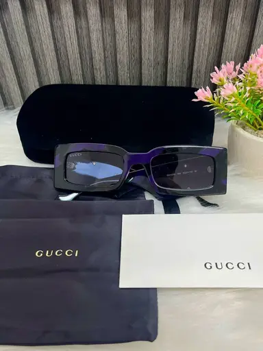 แว่นกันแดด Gucci รุ่น GG1425S (ออปชอปตอนนี้ 10,000)