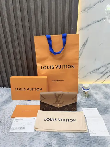 Louis Vuitton Sarah Wallet (Monogram Reverse)