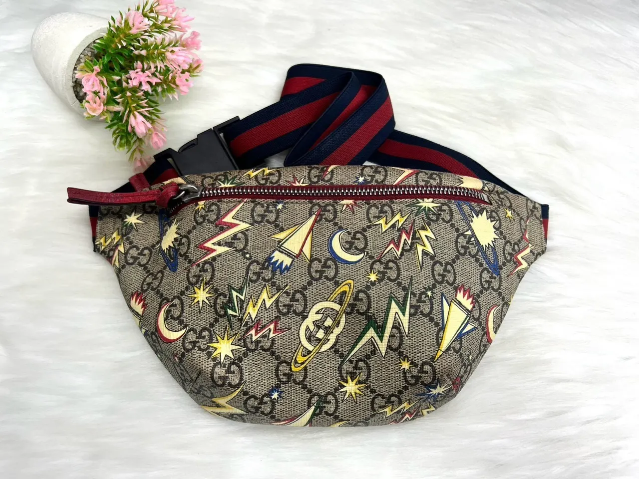 กระเป๋าคาดอก Gucci Children's GG Supreme Space Print Belt Bag รูปที่ 2