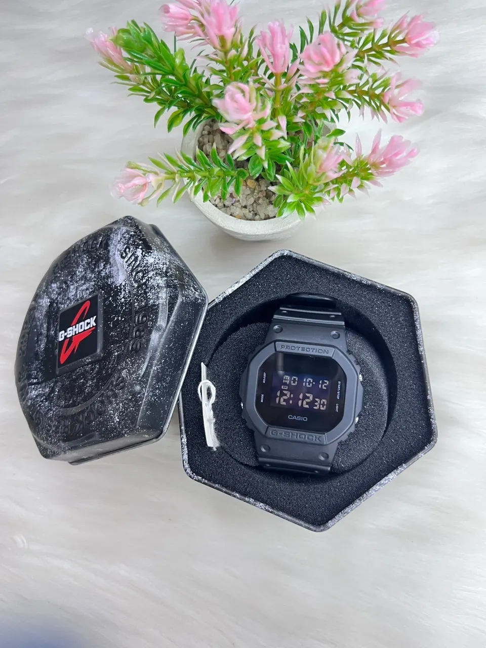Casio G-Shock รุ่น DW-5600BB รูปที่ 2