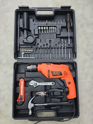 Black+Decker ชุดสว่านกระแทก 13มม. 550วัตต์ รุ่น HD555KMPR-B1