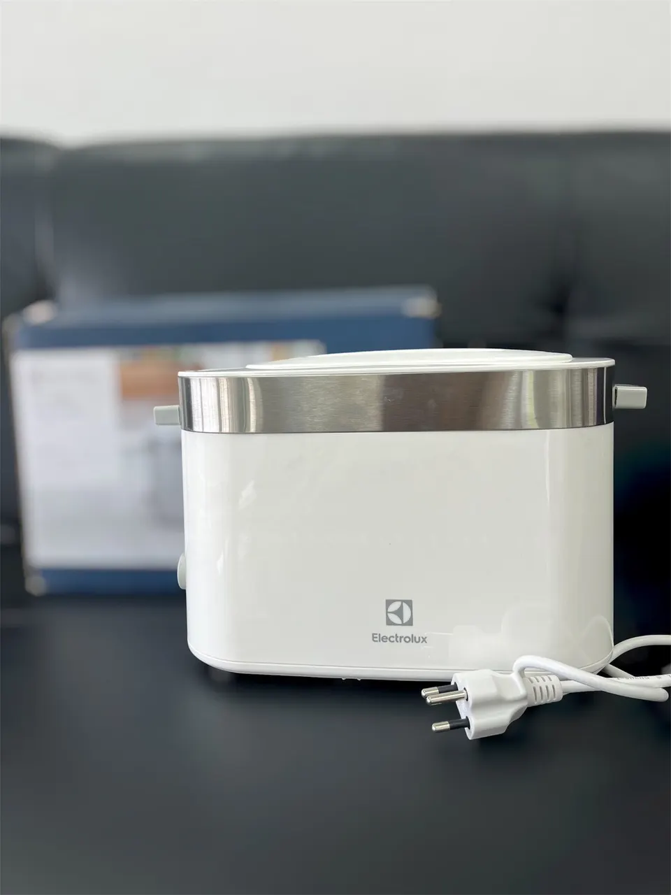 เครื่องปิ้งขนมปัง Electrolux รุ่น E2TS1-100W สีขาว รูปที่ 2