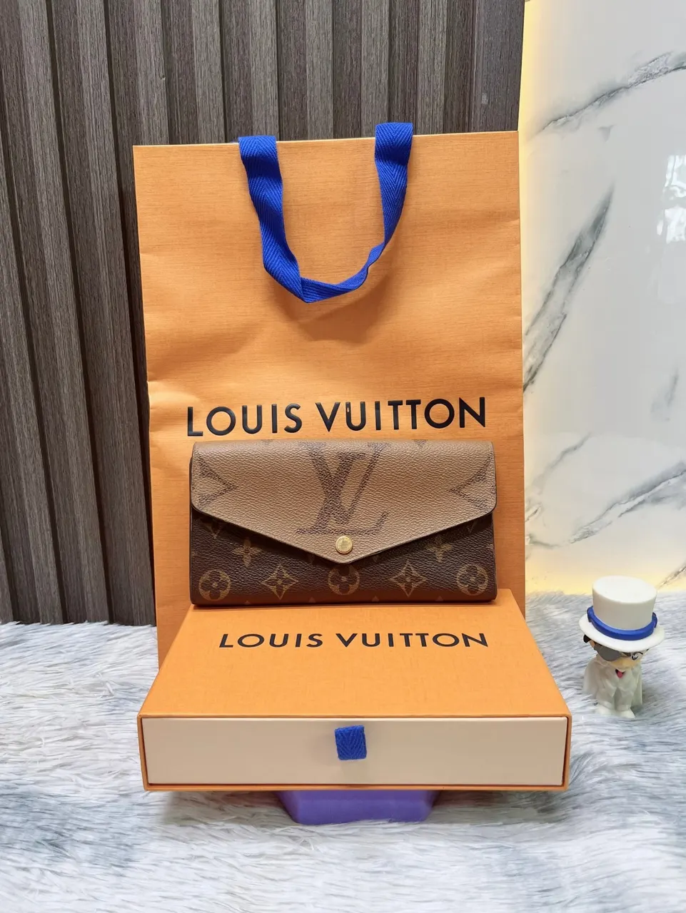 Louis Vuitton Sarah Wallet (Monogram Reverse) รูปที่ 2
