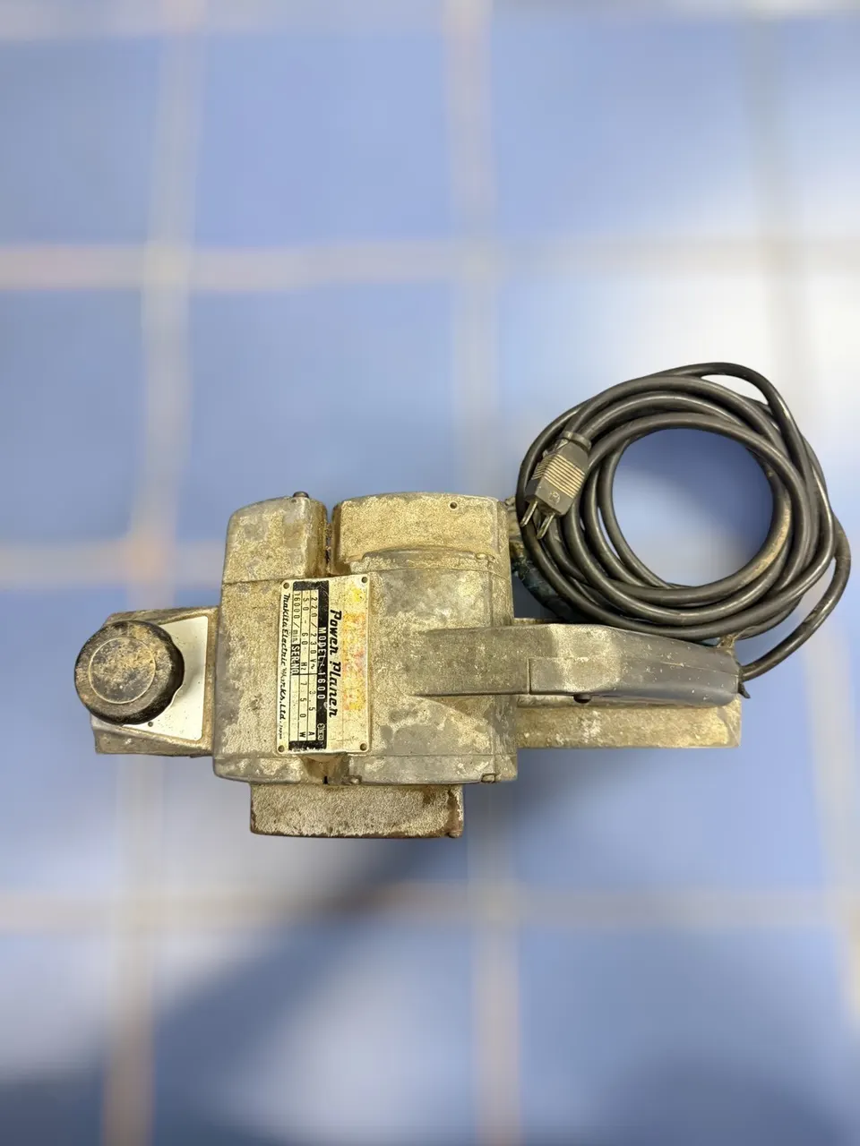 กบไฟฟ้า Makita รุ่น 1600 รูปที่ 2