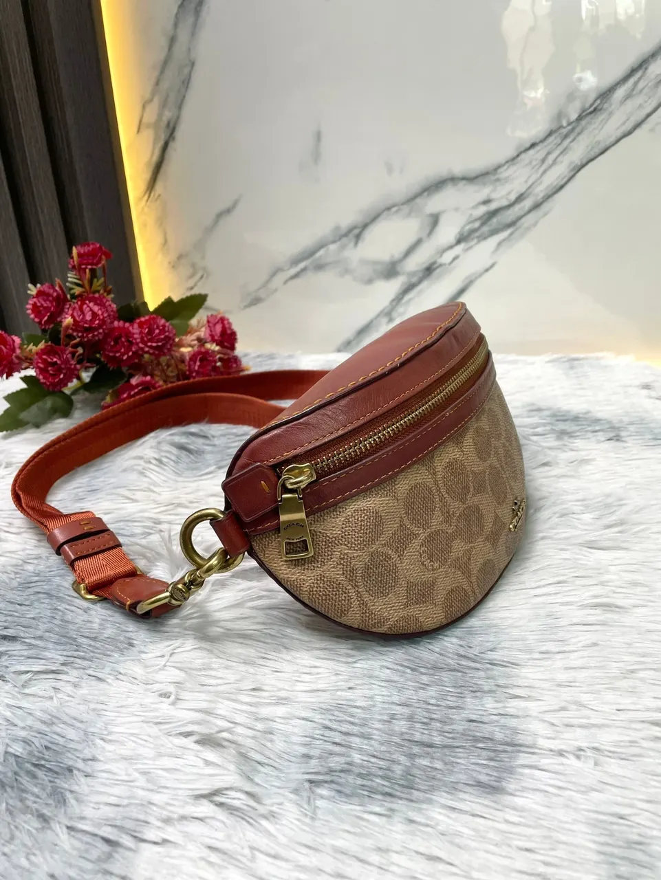 กระเป๋าคาดเอว Coach Belt Bag in Signature Canvas (Style: 39937) รูปที่ 2