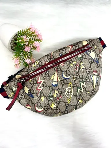 กระเป๋าคาดอก Gucci Children's GG Supreme Space Print Belt Bag