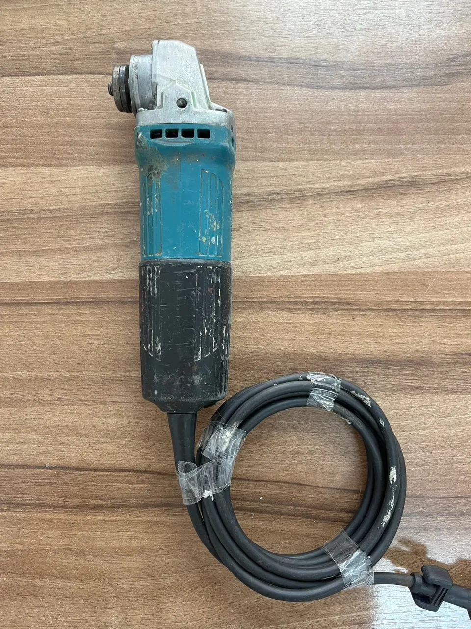 MAKITA เครื่องเจียร์ 4 นิ้ว 540W รุ่น M0910B รูปที่ 2
