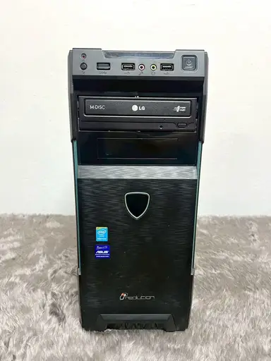 computer สายทำงาน ดูหนัง ฟังเพลง
