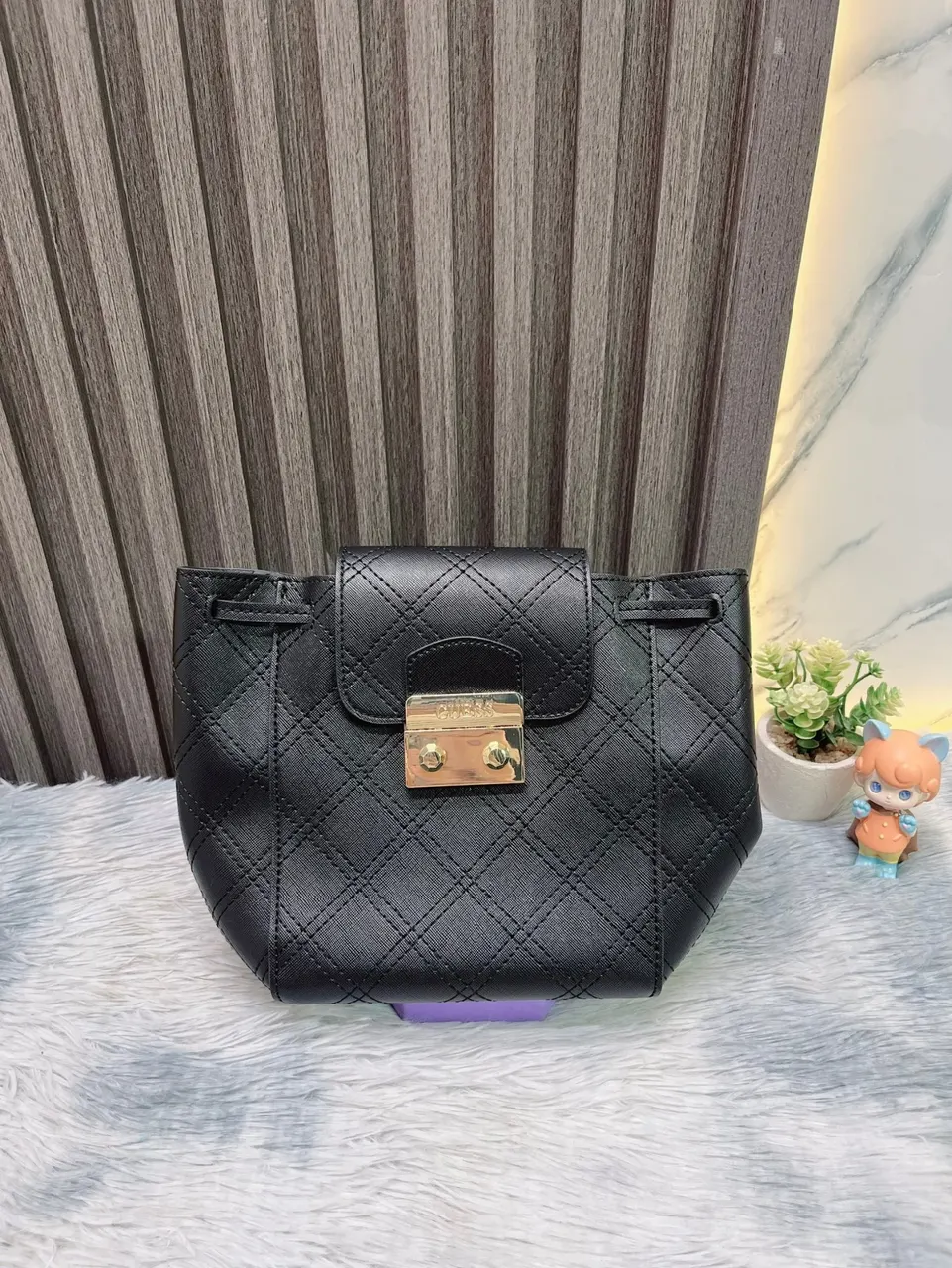 กระเป๋าเป้มินิทรงขนมจีบ GUESS Aria Small Backpack รูปที่ 2