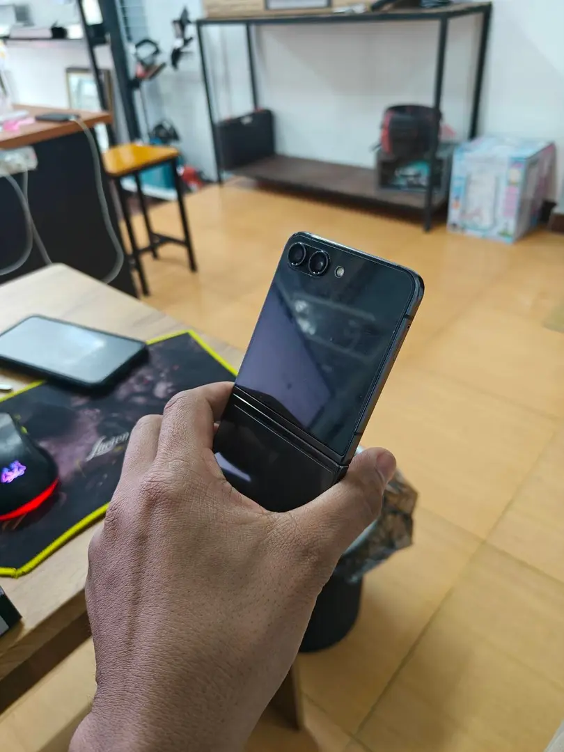 Samsung Galaxy Z Flip5 (8+256GB) รูปที่ 2