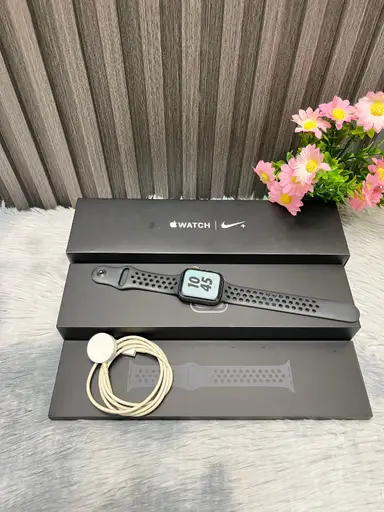 Apple Watch Series 4 (Nike+) GPS + Cellular 44mm