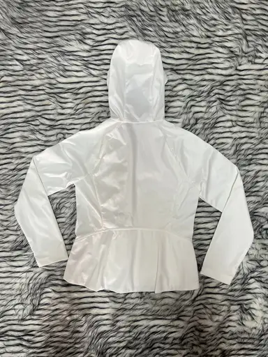 🤍❄️ PUMA Women's Hybrid Hooded Jacket — สีขาว คลีนๆ สวยหรูมาก ❄️🤍สปอร์ตเกิร์ลต้องมีเก็บ เสื้อคลุมแจ็คเก็ตมีฮู้ดแบรนด์ PUMA ของแท้ ดีไซน์ทรงไฮบริดสุดเท่ ช่วงตัวด้านหน้าเย็บลอนบุนวมกันลมกันหนาวอย่างดี ส่วนช่วงแขนและด้านหลังเป็นผ้ายืดหยุ่นเคลื่อนไหวสะ