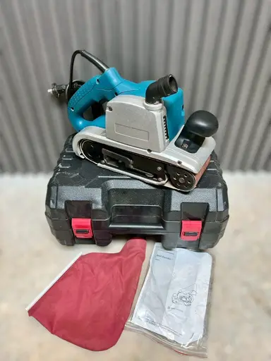 เครื่องขัดกระดาษทรายสายพาน MAKITA รุ่น 9403