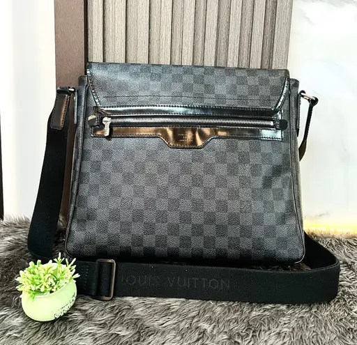 Used Louis Vuitton Daniel MM ลาย Damier Graphite ปี 2011