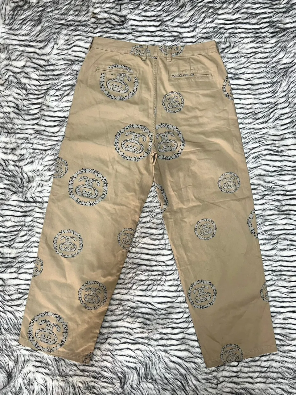 กางเกง Stüssy x Denim Tears SS Wreath Chino สี Khaki รูปที่ 2