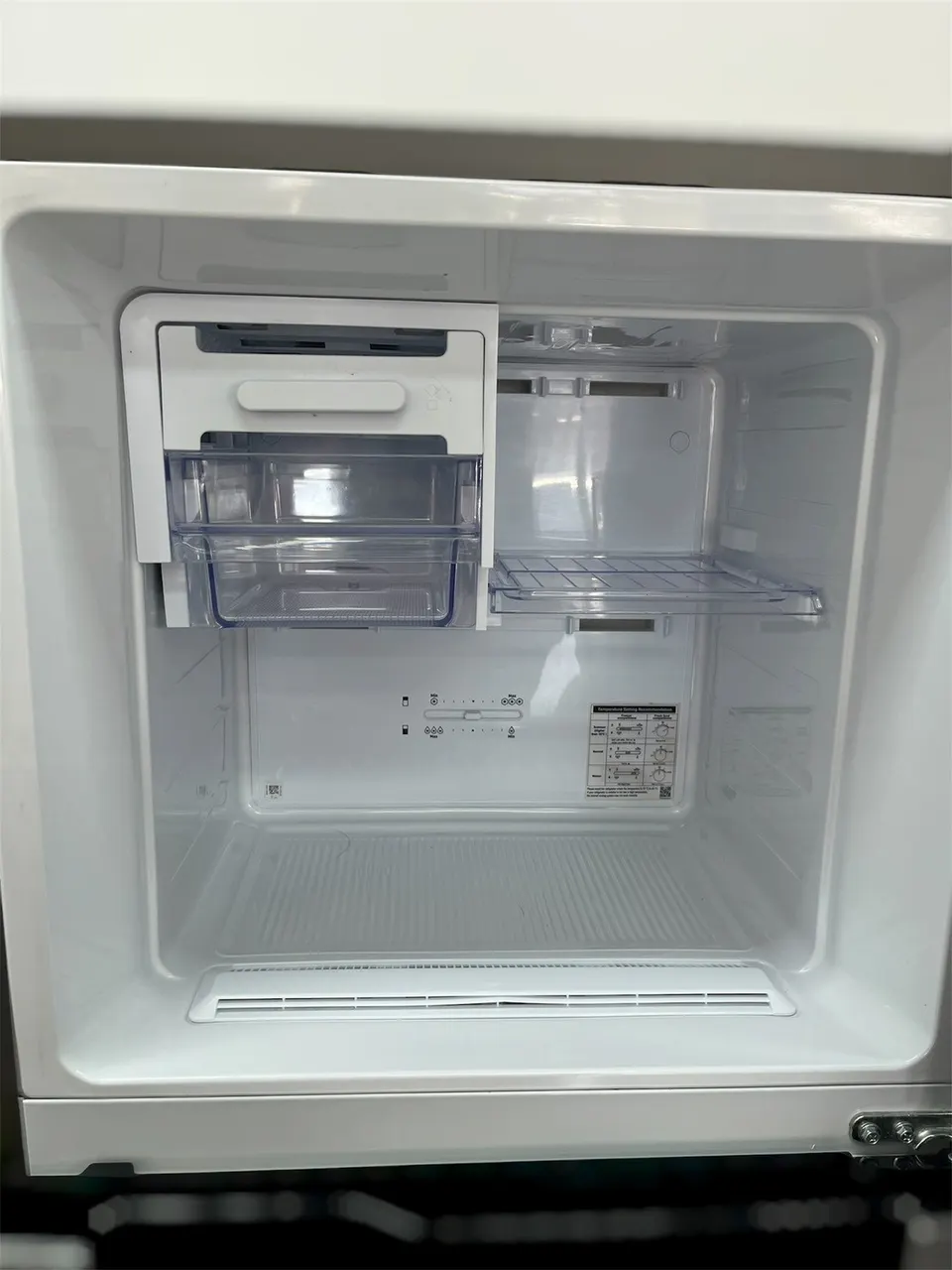 ตู้เย็นสองประตู SAMSUNG รุ่นRT22FGRAขนาด 8.3 คิว รูปที่ 2