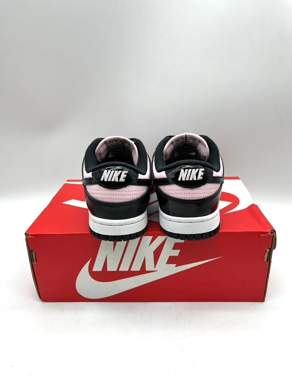 Nike Dunk Low Black Pink Patent รูปที่ 2