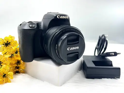กล้อง Canon EOS 200D พร้อมเลนส์
