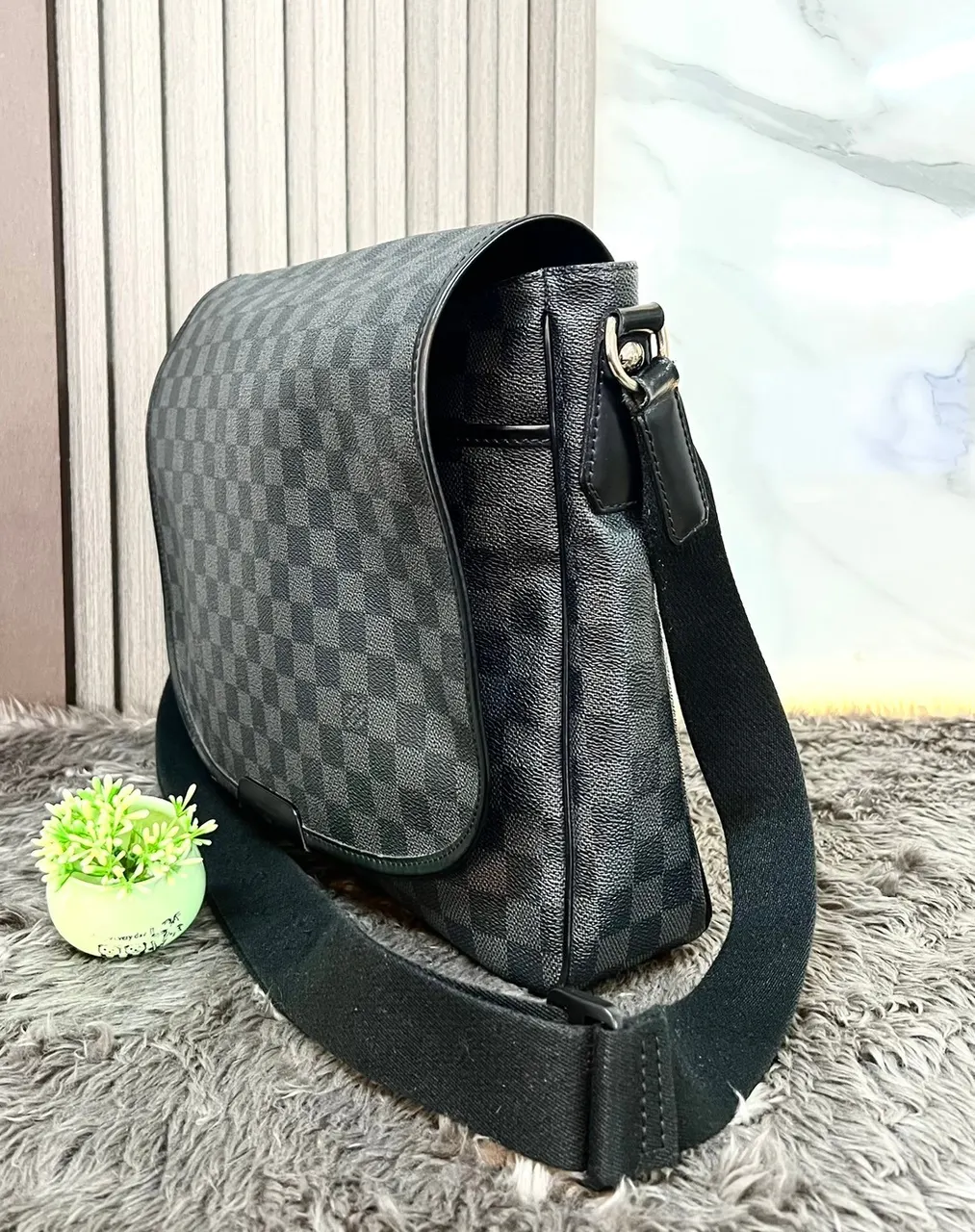 Used Louis Vuitton Daniel MM ลาย Damier Graphite ปี 2011 รูปที่ 2