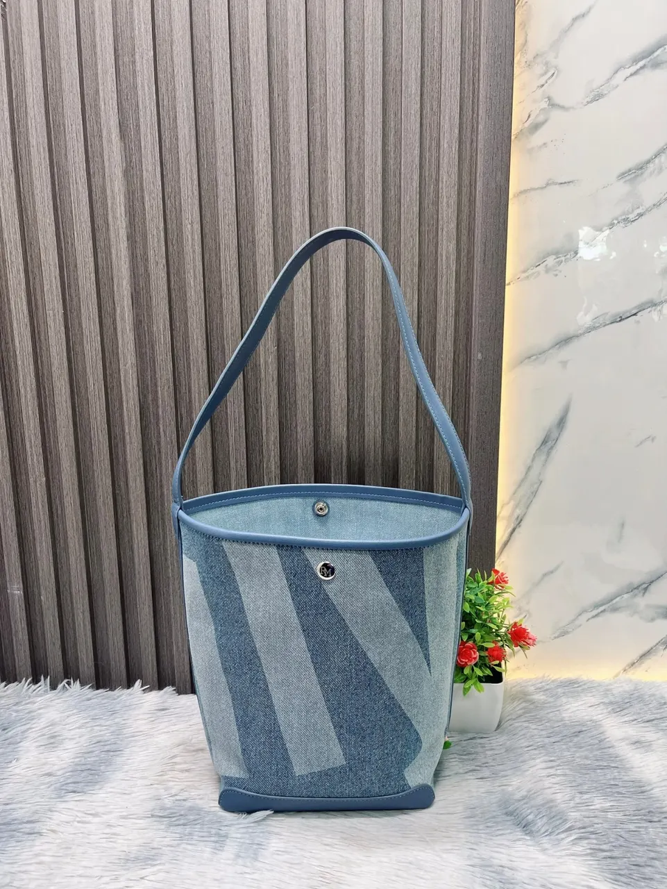 กระเป๋า Rally Tote Bag Denim รูปที่ 2